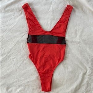 Minimale Animal One Piece